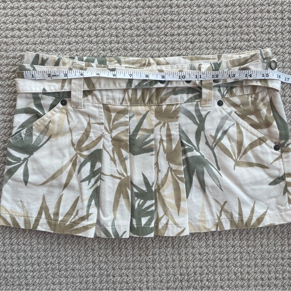 Zara TRF Jungle-Print Low Rise Pleated Mini Skirt Size 4 - Picture 8 of 11